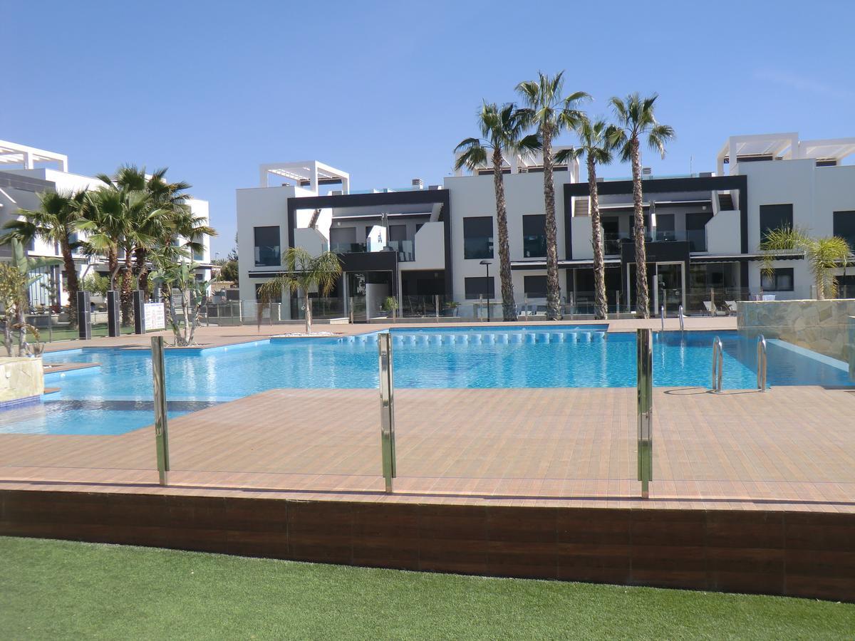 Casas Holiday - Oasis Beach أوريويلا المظهر الخارجي الصورة