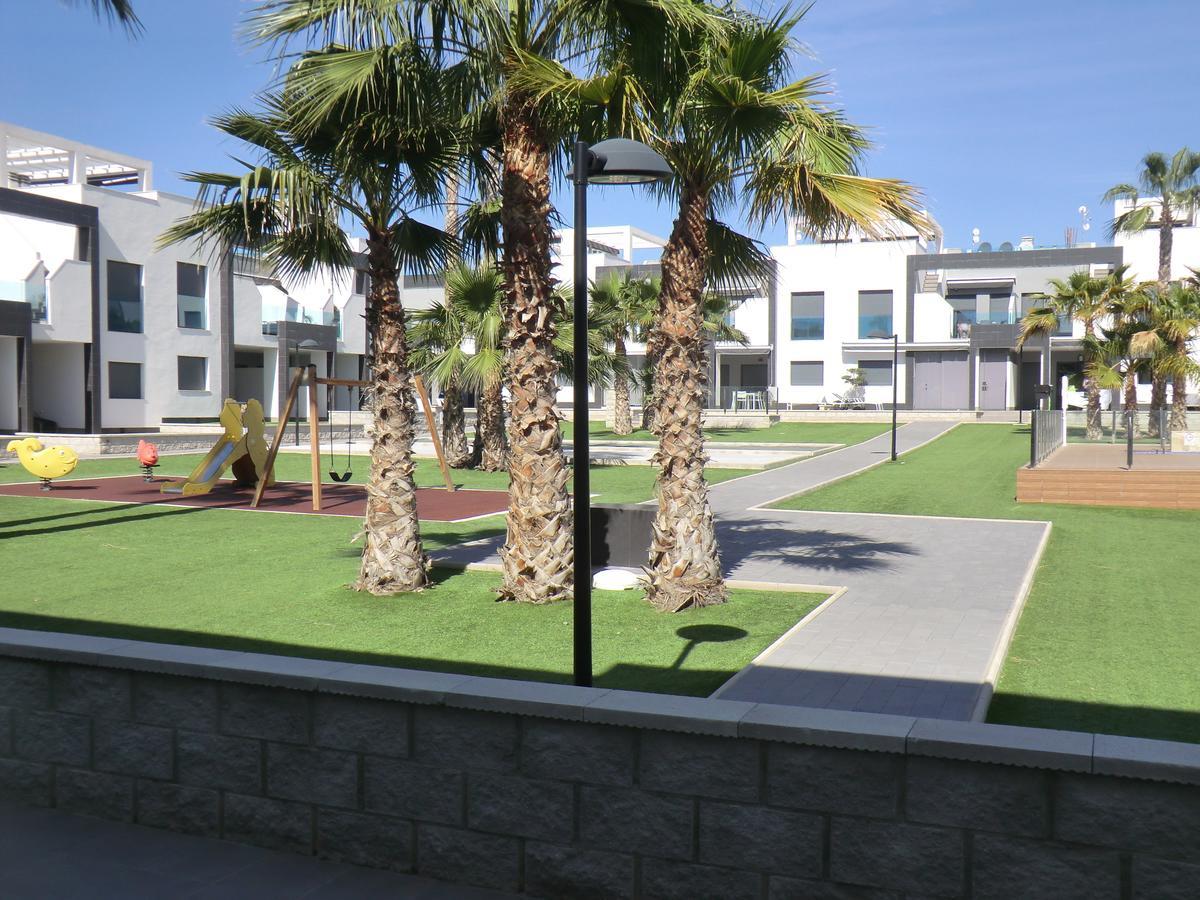 Casas Holiday - Oasis Beach أوريويلا المظهر الخارجي الصورة
