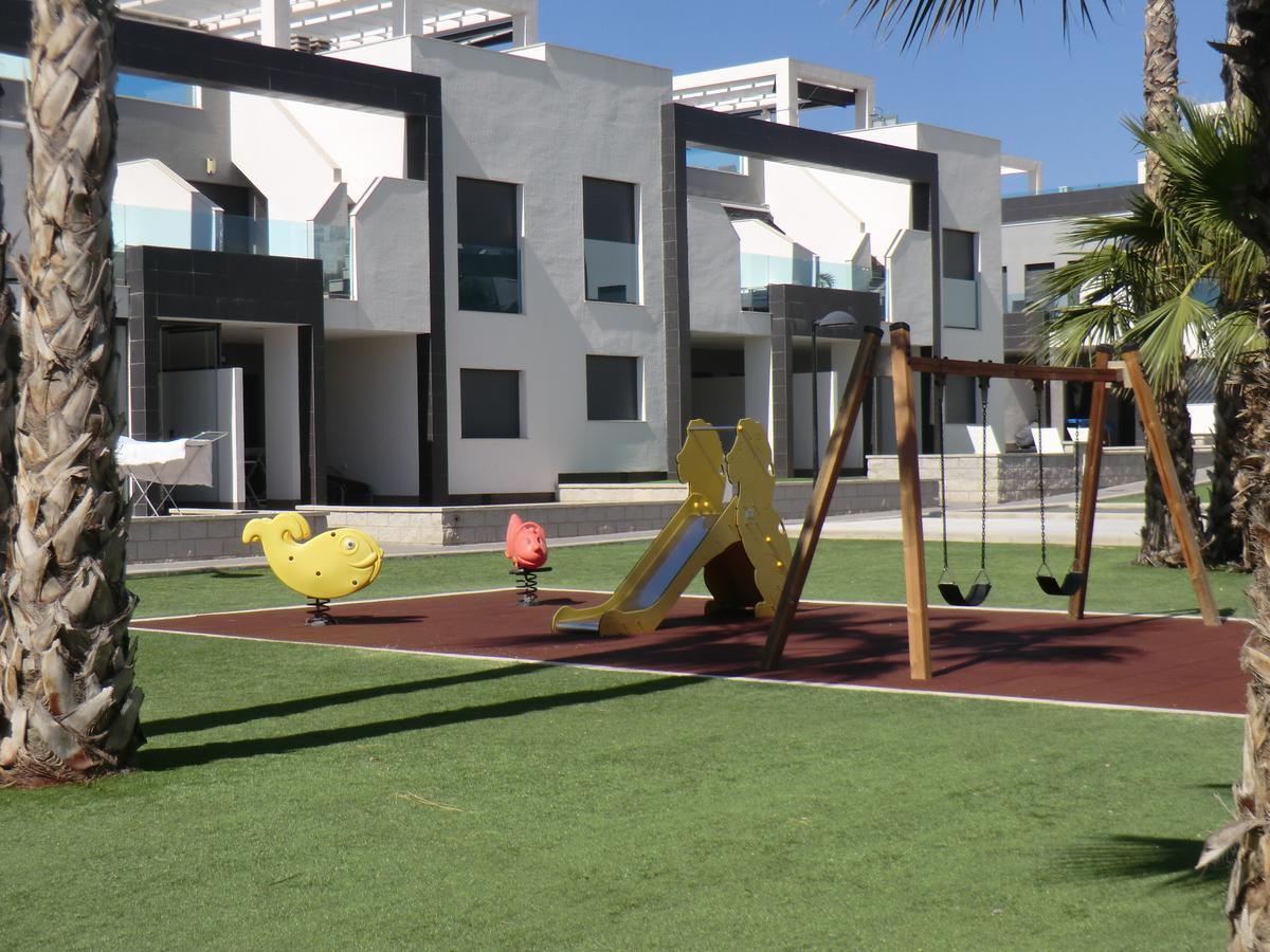 Casas Holiday - Oasis Beach أوريويلا المظهر الخارجي الصورة