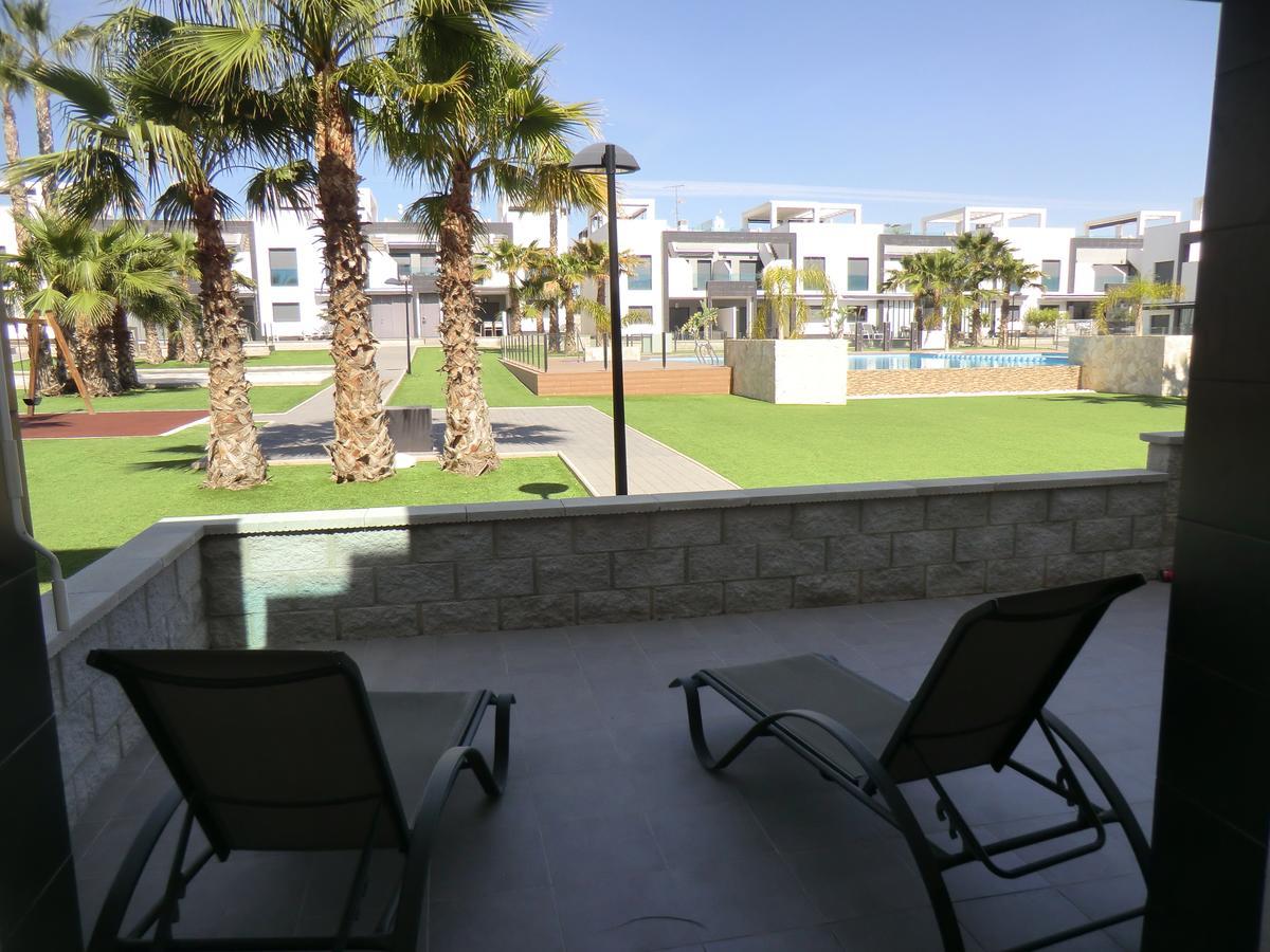 Casas Holiday - Oasis Beach أوريويلا المظهر الخارجي الصورة
