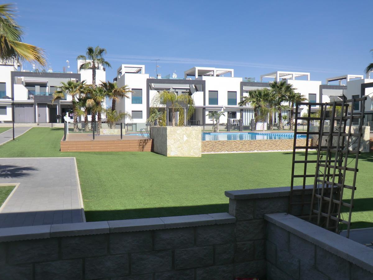 Casas Holiday - Oasis Beach أوريويلا المظهر الخارجي الصورة